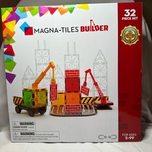 MAGNA-TILES Builder 32-Piece Magnetic Construction Set -BRAND NEW